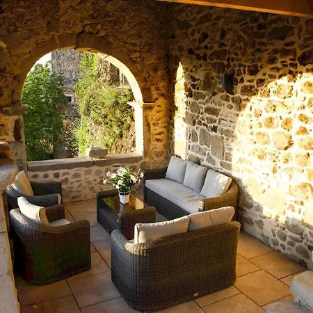 Chateau De Mazelle * Banne